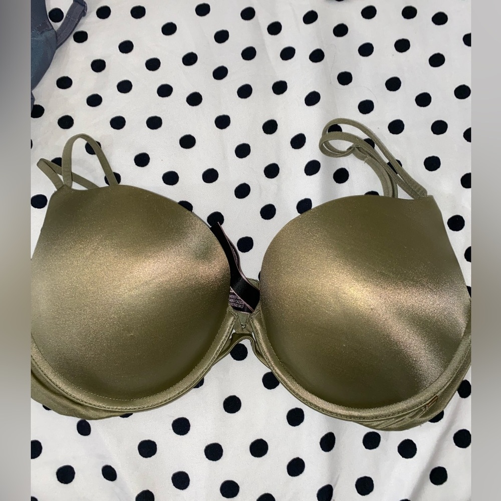 Victoria Secret very sexy push up bra 36C Olive
